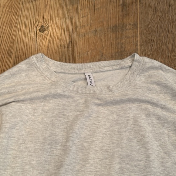 Athleta Woman’s Gray Crewneck Size XL - Picture 2 of 7